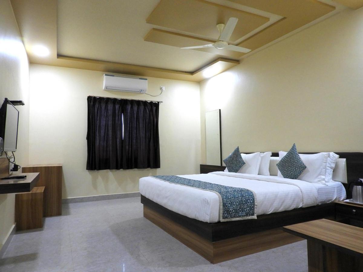 Hotel Somnath Daksh Somnāth Buitenkant foto