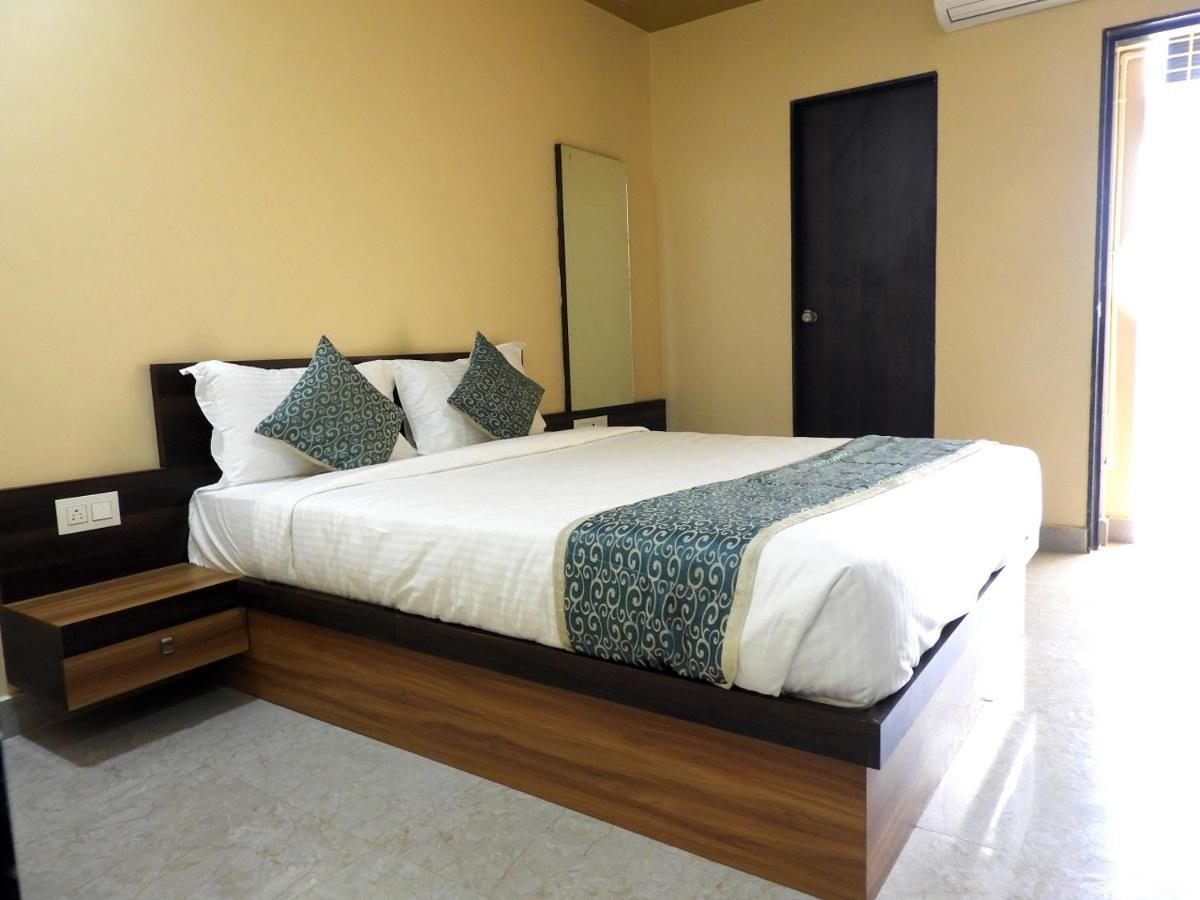 Hotel Somnath Daksh Somnāth Buitenkant foto