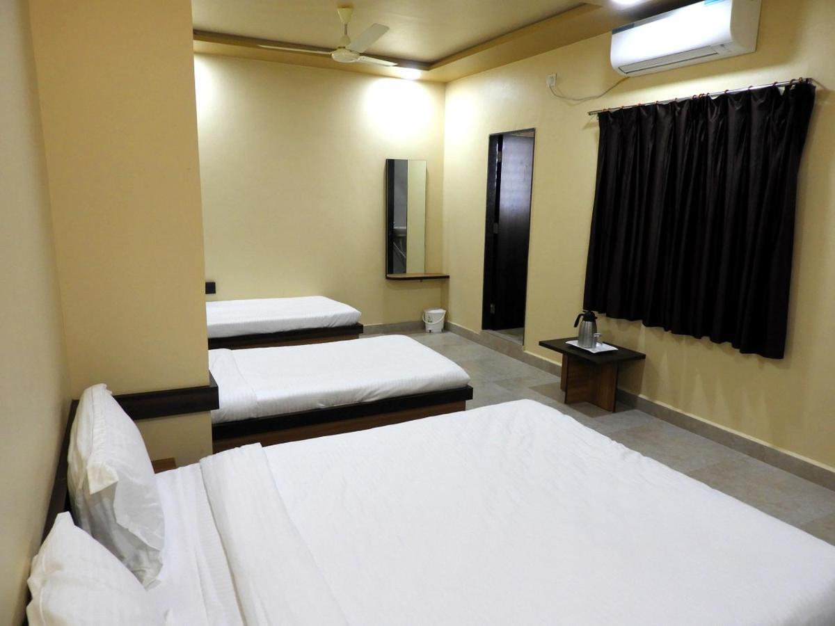 Hotel Somnath Daksh Somnāth Buitenkant foto