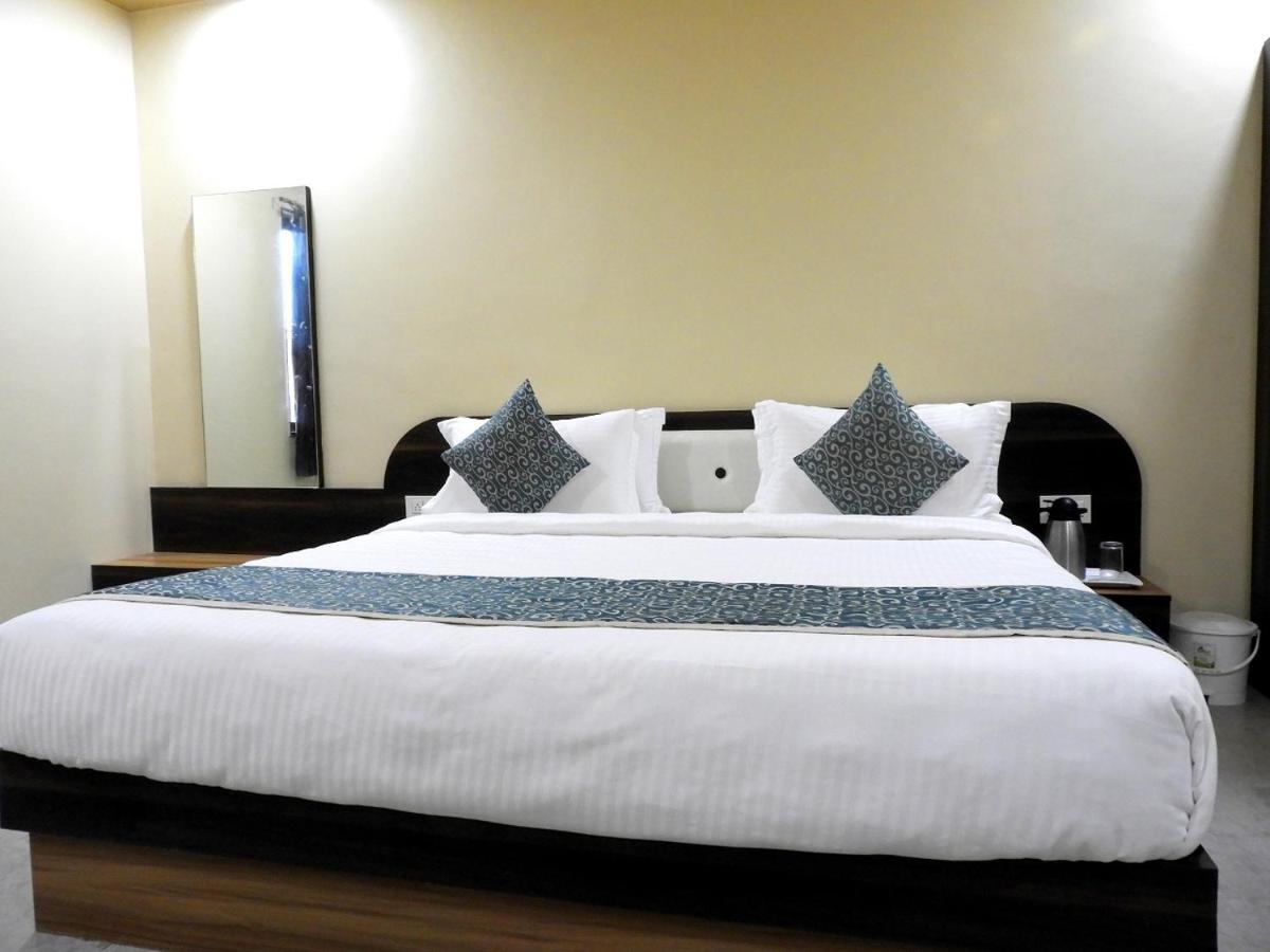 Hotel Somnath Daksh Somnāth Buitenkant foto